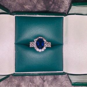 VINTAGE 10K YELLOW GOLD SAPPHIRE AND DIAMOND HALO RING